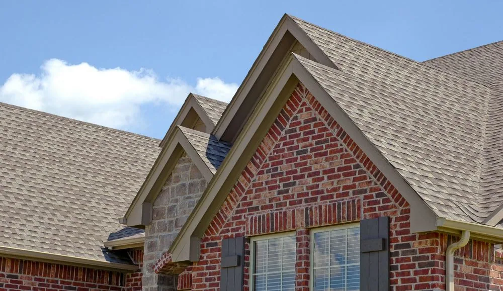 Three-Tab vs Architectural Shingles — Seasonal Guide